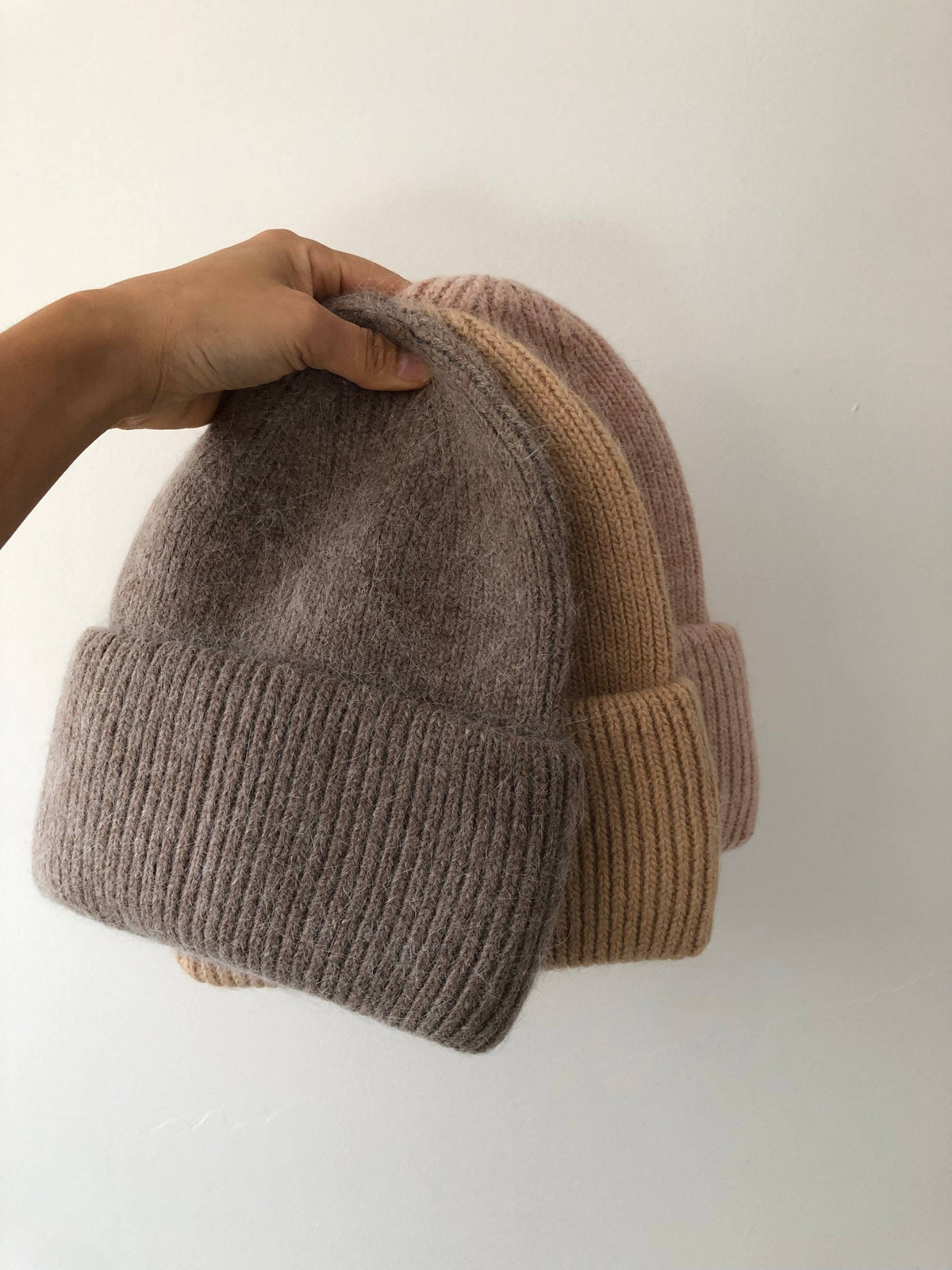 ROYAL ANGORA BEANIE - neutral