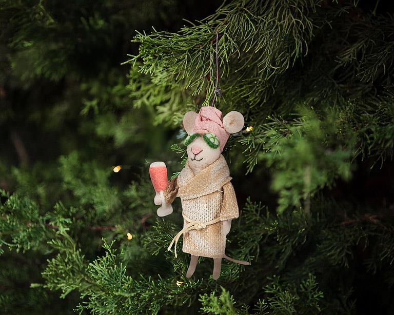 Spa Mouse with Cucumbers Ornament