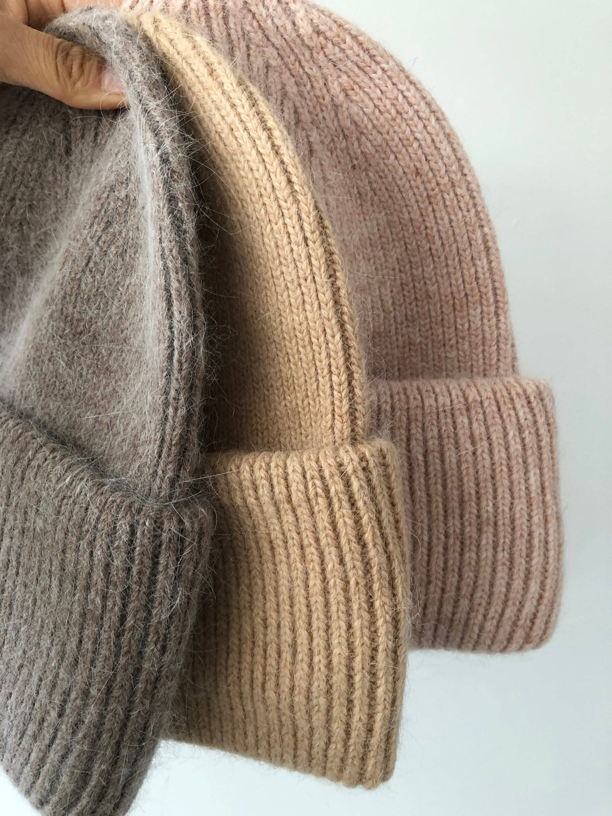 ROYAL ANGORA BEANIE - neutral