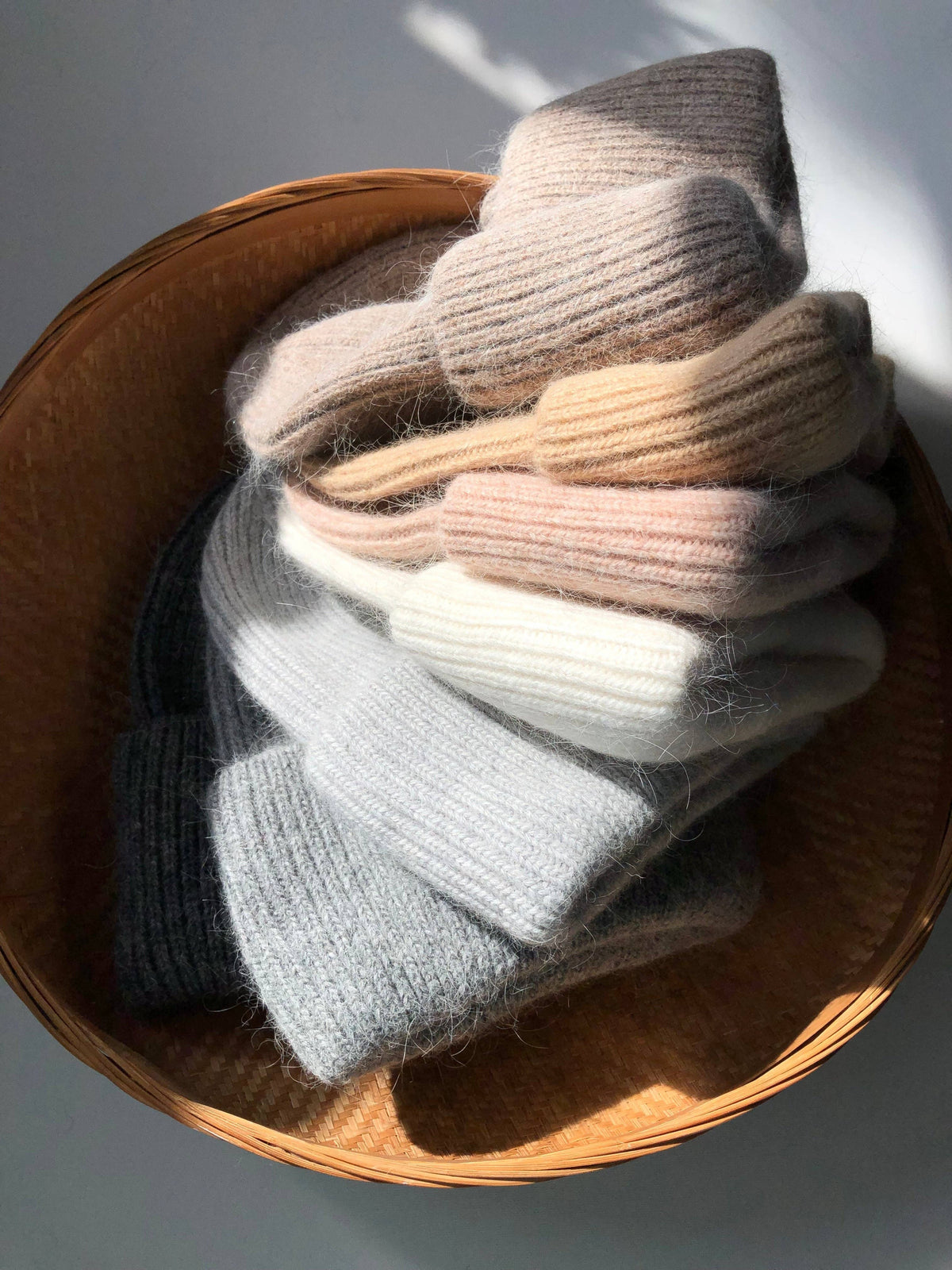 ROYAL ANGORA BEANIE - neutral